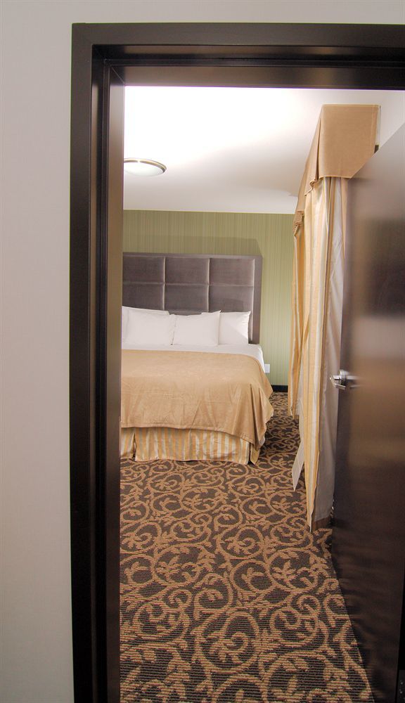 Paradise Inn And Suites Redwater Экстерьер фото